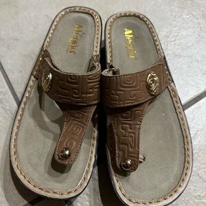 Alegria Carina Summer Thong Sandals EUR 39 US Size 8.5/9 NWOT